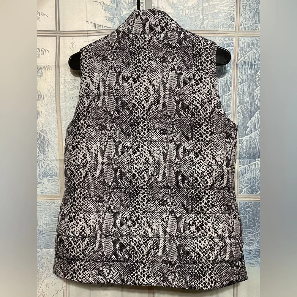 MICHAEL by MICHAEL KORS Black And White Snake Print Quilted Puffer Vest - Picture 4 of 9